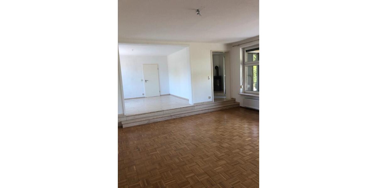 Erdgeschoßwohnung Kiel Friedrichsort - 5 Zimmer, 150 m&sup2;, 1.800&euro; | Angebot:25392345