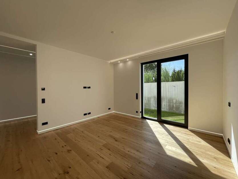 Luxus pur- Hochwertige Wohnung mit Pool, Aufzug und Einbauküche direkt am Zwenkauer See!