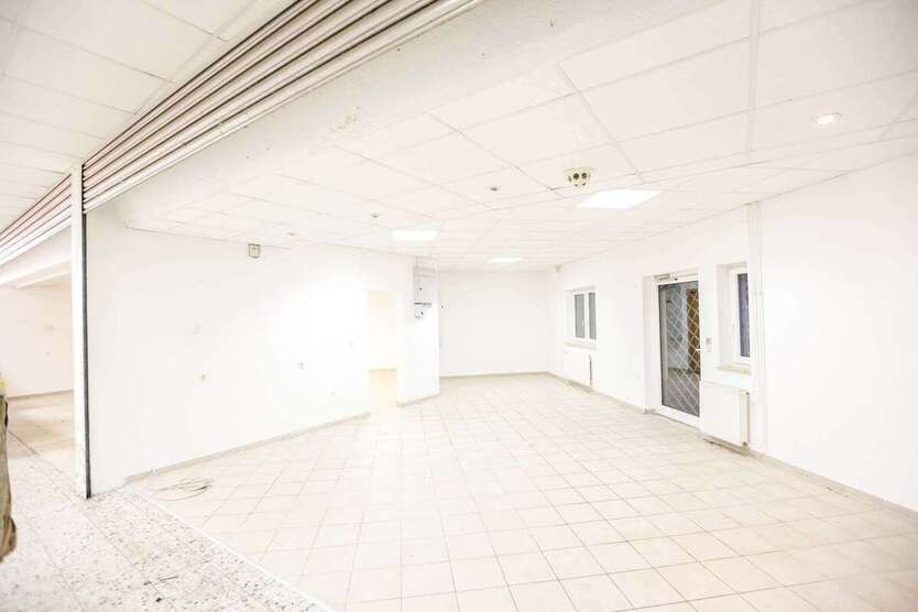 Einzelhandel in StollbergErzgeb. 904 € 113 m² zimmer