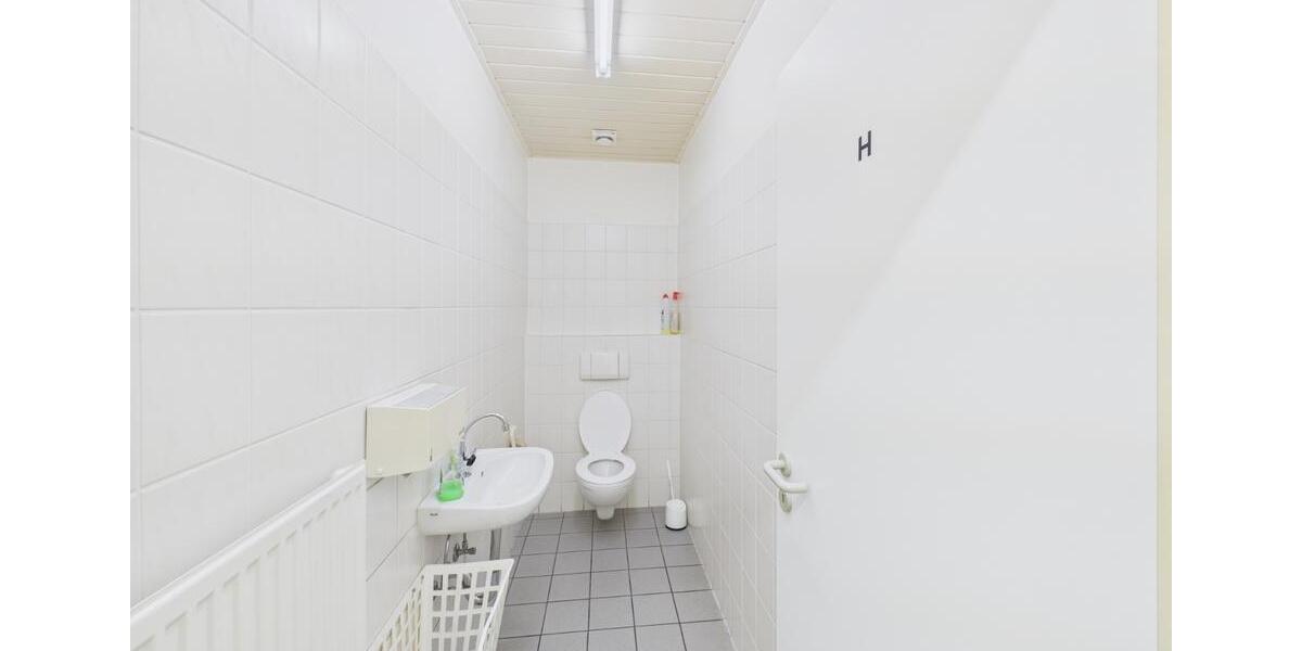 Gewerbeeinheit in zentraler Lage in Bleialf zu Vermieten zimmer