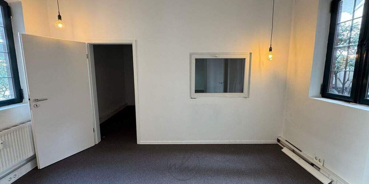 Gewerbeobjekt Hamburg Bahrenfeld - 7 Zimmer, 330 m&sup2;, 6.105&euro; | Angebot:26751565