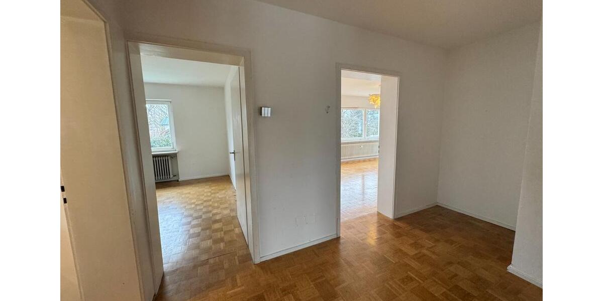 Dachgeschoßwohnung Weßling - 3 Zimmer, 123 m&sup2;, 1.970&euro; | Angebot:24629871