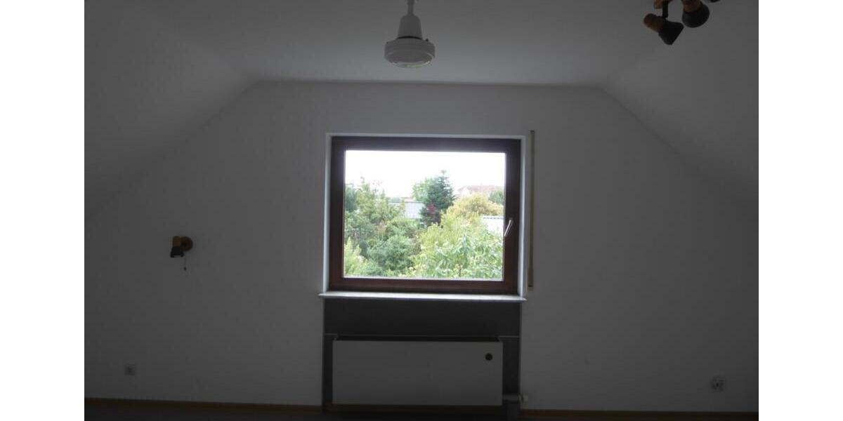 Dachgeschoßwohnung Offenbach an der Queich - 1.5 Zimmer, 25 m&sup2;, 300&euro; | Angebot:24981468