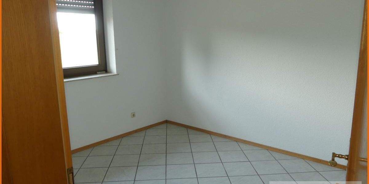 Etagenwohnung Flieden / Stork Stork - 4 Zimmer, 136 m&sup2;, 650&euro; | Angebot:26475926