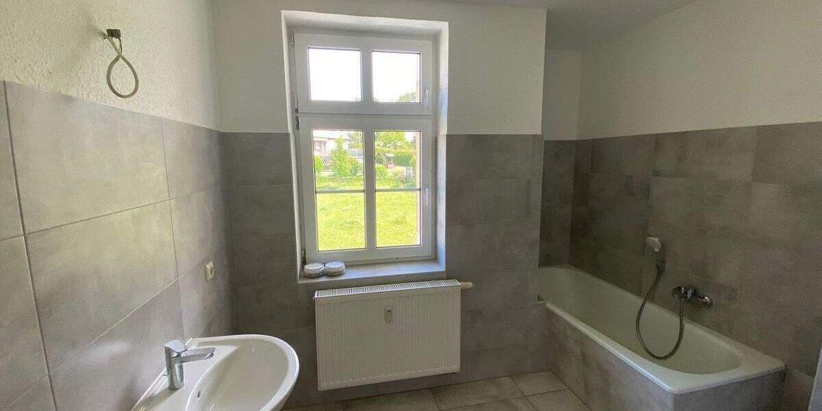 Etagenwohnung Gornsdorf - 5 Zimmer, 120 m&sup2;, 750&euro; | Angebot:25660629