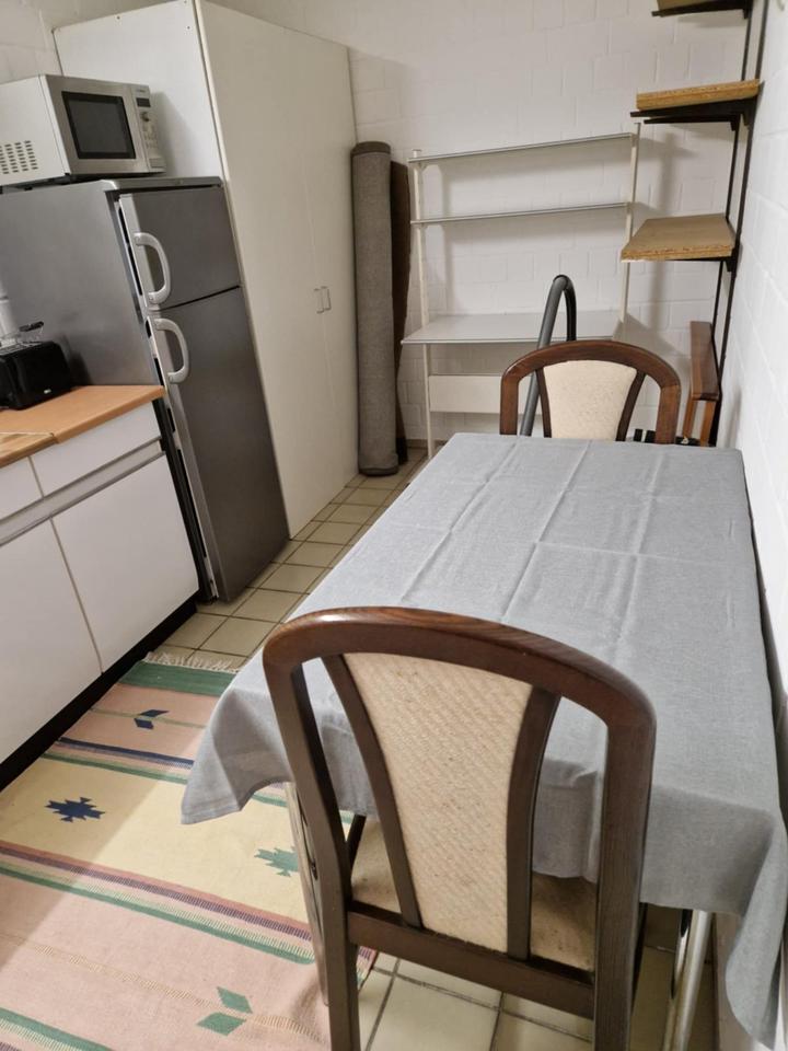 Zimmer mit Küche und Bad, möbliert, alles inklusive