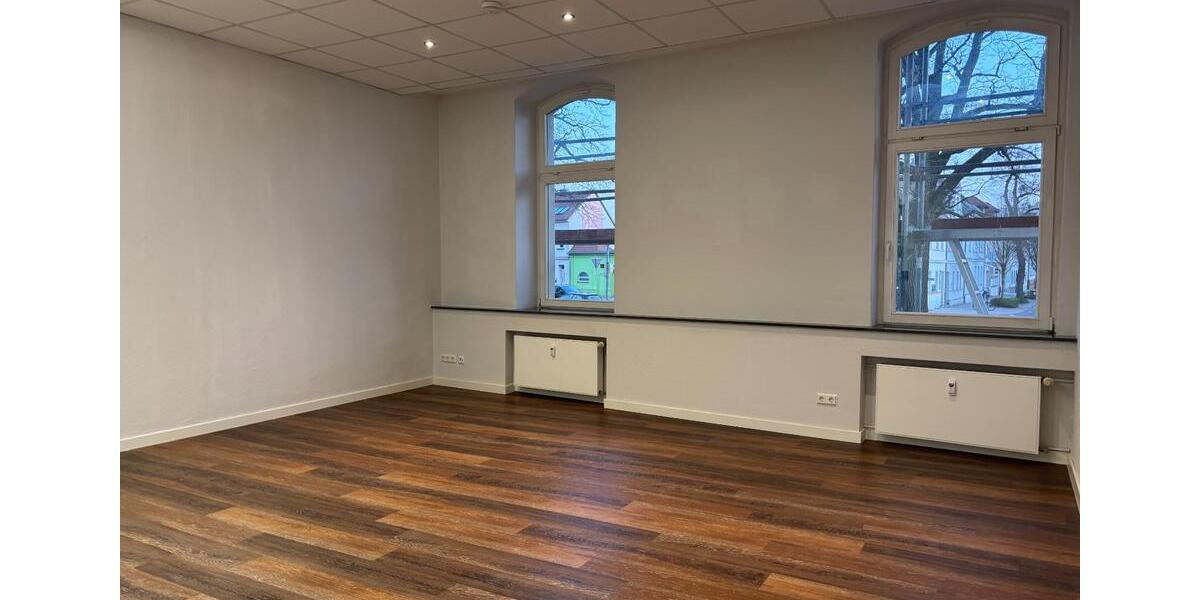 Erdgeschoßwohnung Zerbst (Anhalt) - 5 Zimmer, 135 m&sup2;, 810&euro; | Angebot:25855758