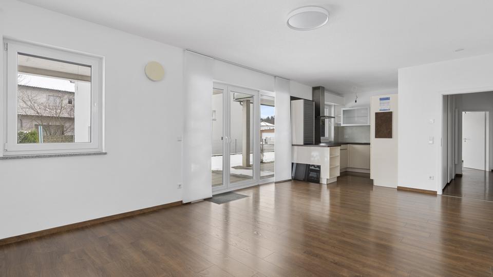 Erdgeschoßwohnung Ingolstadt Münchener Straße - 4 Zimmer, 133 m&sup2;, 1.450&euro; | Angebot:24875644