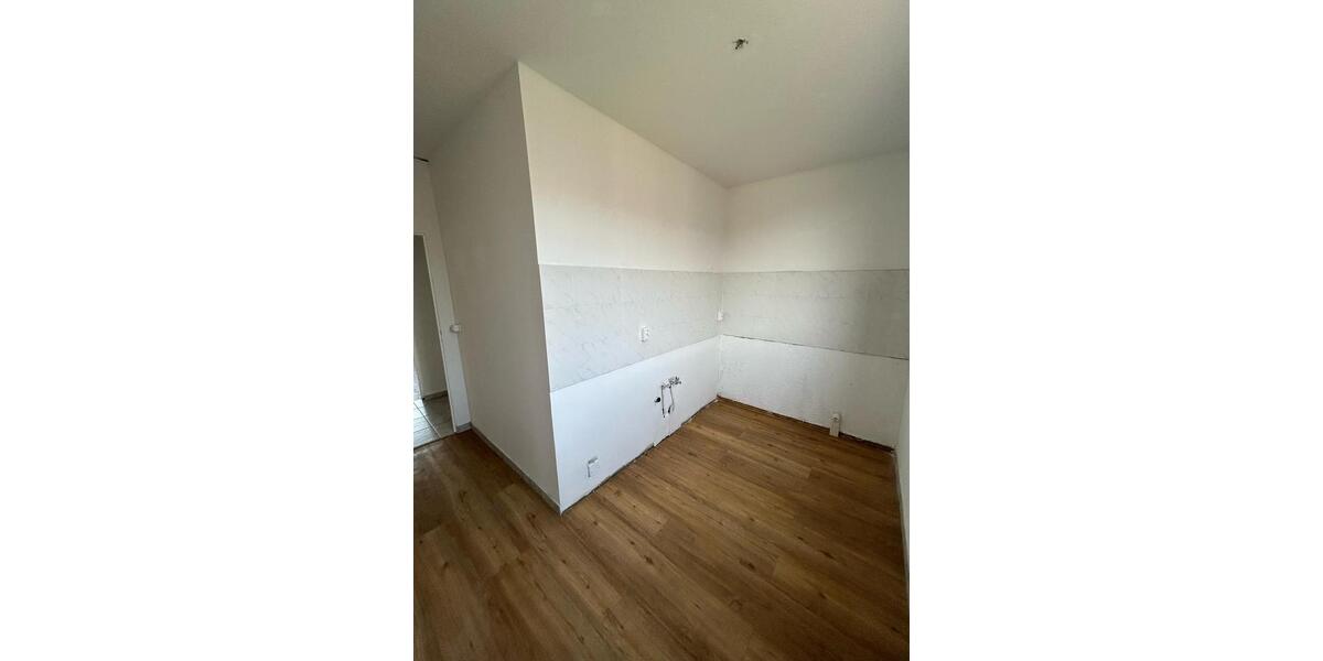 Etagenwohnung Gingst - 3 Zimmer, 66 m&sup2;, 350&euro; | Angebot:24713705