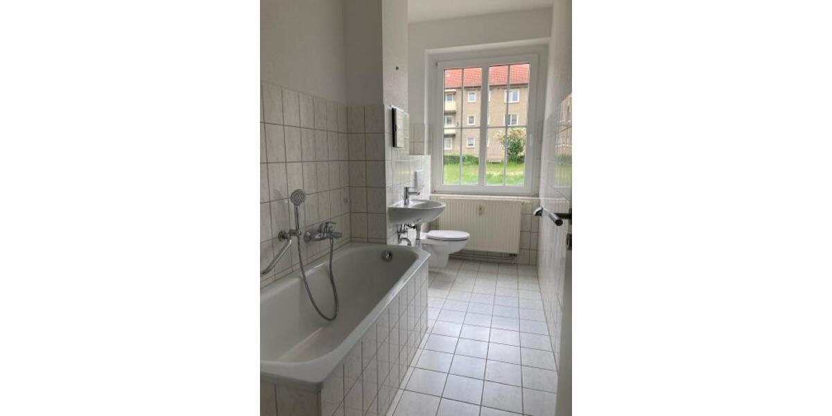 Etagenwohnung Dessau-Roßlau Brambach - 3 Zimmer, 83 m&sup2;, 480&euro; | Angebot:26561560