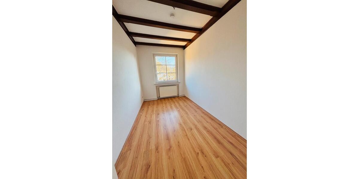 Etagenwohnung Köthen (Anhalt) - 4 Zimmer, 92 m&sup2;, 600&euro; | Angebot:25905081