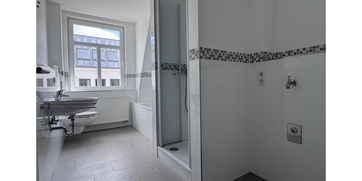 Dachgeschoßwohnung Schwerin - 3 Zimmer, 97 m&sup2;, 970&euro; | Angebot:25962486