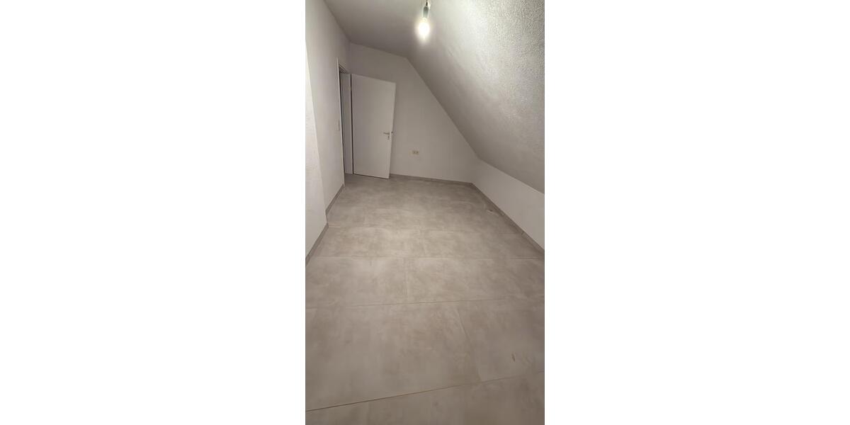 Dachgeschoßwohnung Urbach - 3 Zimmer, 70 m&sup2;, 1.100&euro; | Angebot:26580127