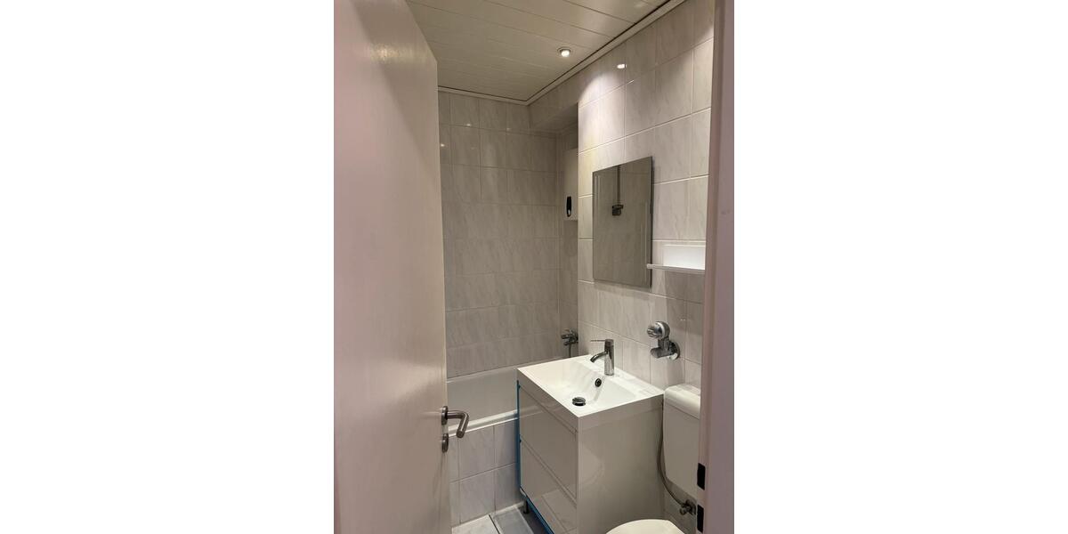 Etagenwohnung Wiesbaden Nordost - 1 Zimmer, 28 m&sup2;, 760&euro; | Angebot:26444427