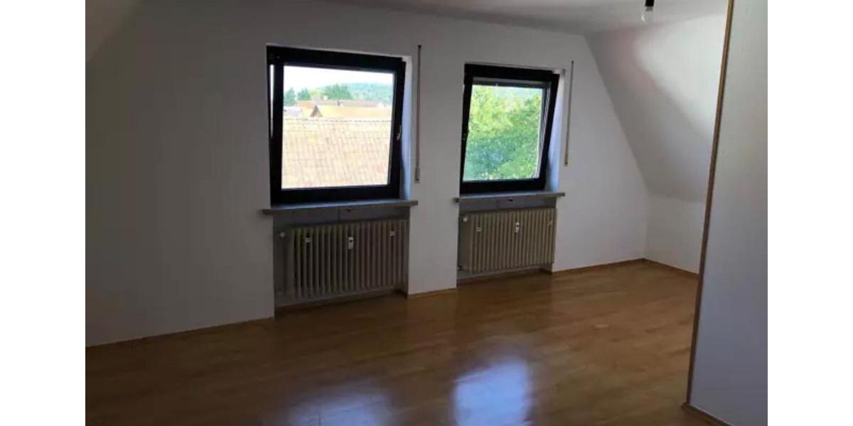 Dachgeschoßwohnung Zapfendorf - 2.5 Zimmer, 75 m&sup2;, 590&euro; | Angebot:25022756