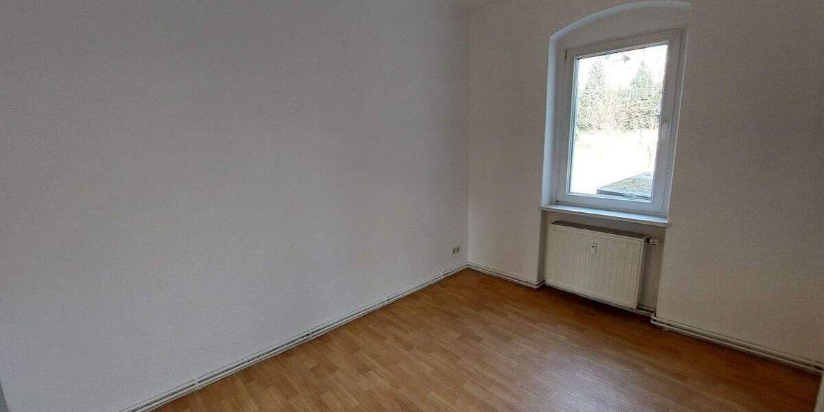 Etagenwohnung Roßwein - 2 Zimmer, 38 m&sup2;, 235&euro; | Angebot:25799476
