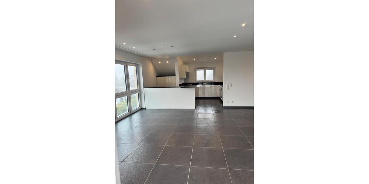 Dachgeschoßwohnung Röttenbach - 3 Zimmer, 89 m&sup2;, 1.200&euro; | Angebot:25086733