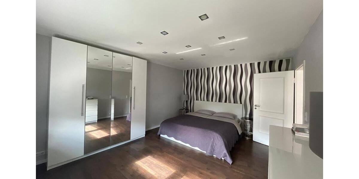 Einfamilienhaus Waldbronn - 8 Zimmer, 250 m&sup2;, 2.800&euro; | Angebot:25963883