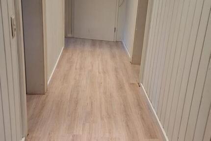 Wohnung Siegen Eiserfeld - 4 Zimmer, 130 m&sup2;, 950&euro; | Angebot:25920038