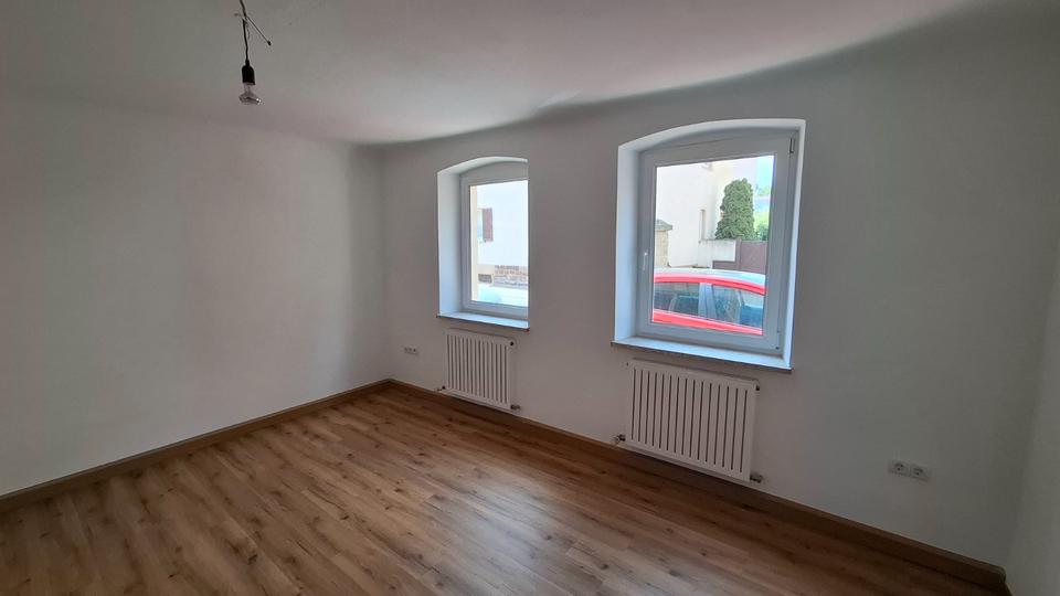 Erdgeschoßwohnung Gerolzhofen - 3 Zimmer, 75 m&sup2;, 432&euro; | Angebot:26425727