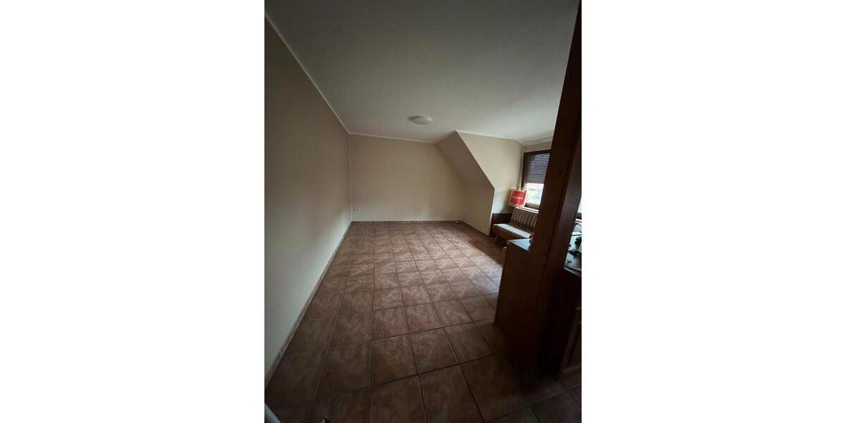 Dachgeschoßwohnung Bremervörde - 5 Zimmer, 144 m&sup2;, 700&euro; | Angebot:26006654