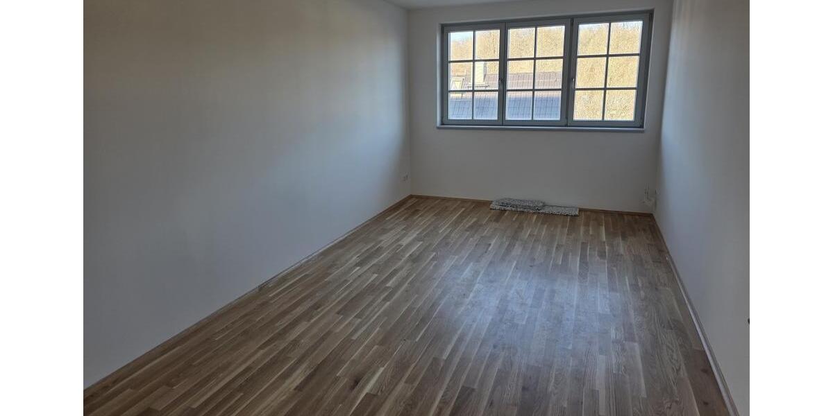 Dachgeschoßwohnung Pirna - 3 Zimmer, 104 m&sup2;, 1.149&euro; | Angebot:25422974