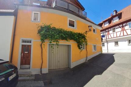 Charmantes, altes Haus in Stadtnähe zur Untermiete *möbliert 3 zimmer