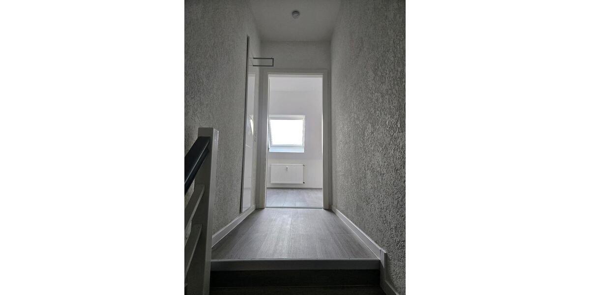 Dachgeschoßwohnung Hagen Hagen-Mitte - 1.5 Zimmer, 70 m&sup2;, 550&euro; | Angebot:26035013