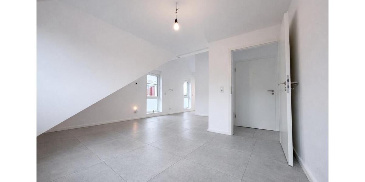 Dachgeschoßwohnung Sankt Ingbert - 2 Zimmer, 71 m&sup2;, 790&euro; | Angebot:25904967