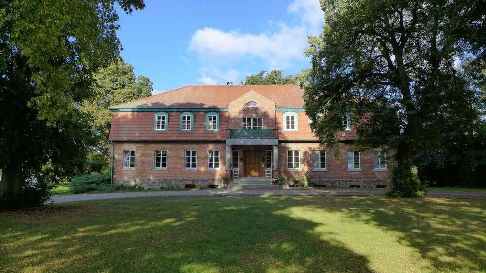 Wohnung zum Mieten in Penzlin 1.000 € 112.9 m²