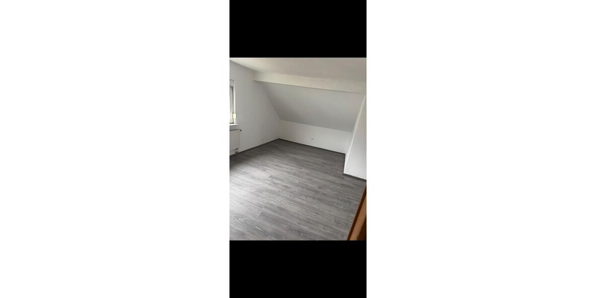Etagenwohnung Siegen Eiserfeld - 5 Zimmer, 120 m&sup2;, 775&euro; | Angebot:26468250
