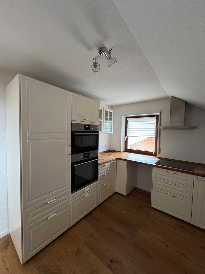 2-Zimmer-Dachgeschoßwohnung in Gundelsheim zu vermieten