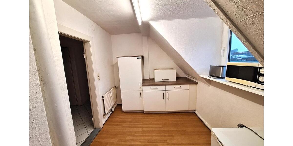 Dachgeschoßwohnung Flensburg - 2.5 Zimmer, 75 m&sup2;, 670&euro; | Angebot:26263086