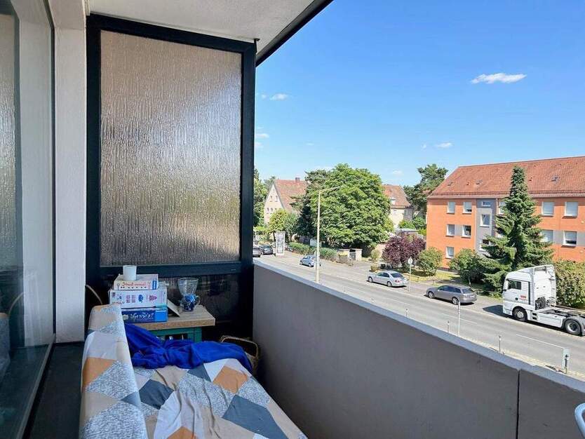 „OH YEAH“ „GEPFLEGTE 1 Zimmer Wohnung MIT BALKON“ „“