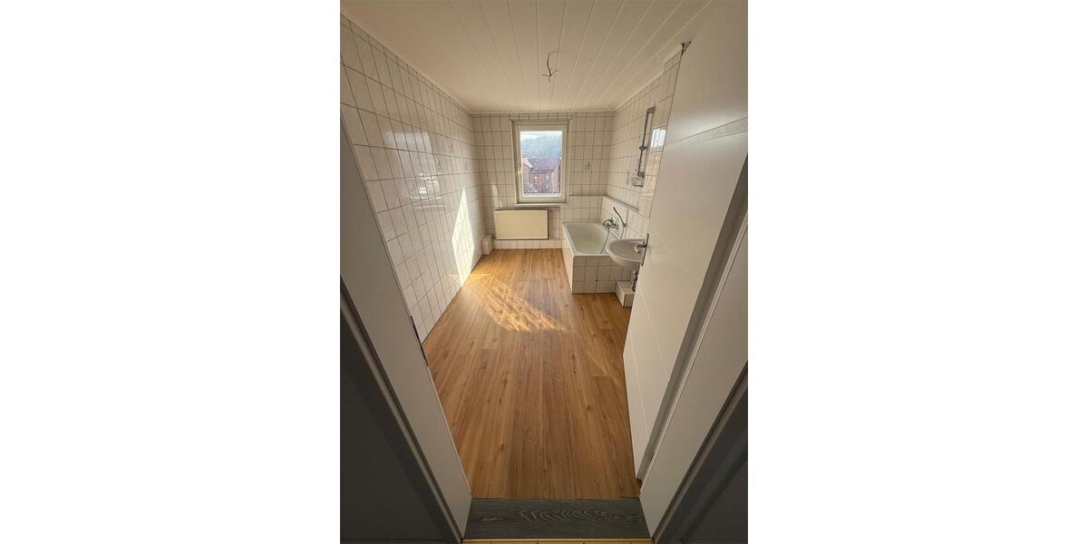 Etagenwohnung Eisenach - 2 Zimmer, 63 m&sup2;, 390&euro; | Angebot:19936153