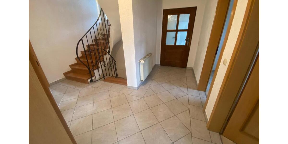 Einfamilienhaus Steinhöring - 7 Zimmer, 200 m&sup2;, 1.630&euro; | Angebot:25655825