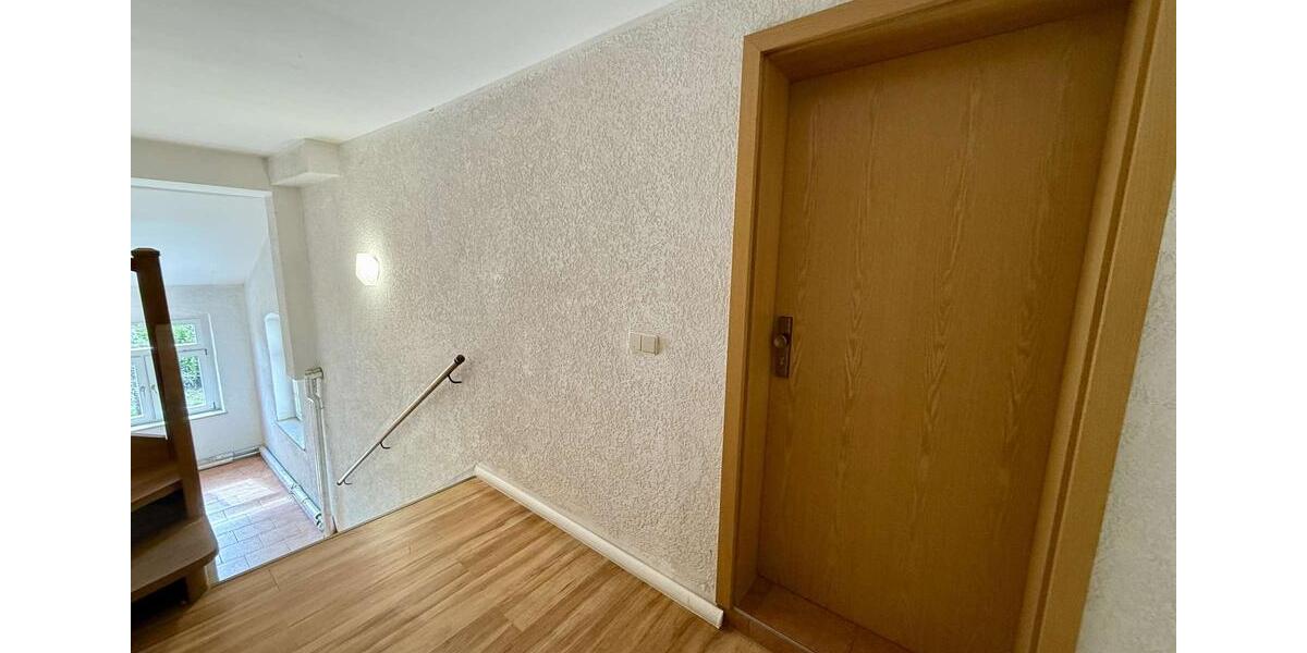 Etagenwohnung Döbeln - 4 Zimmer, 121 m&sup2;, 800&euro; | Angebot:26183314