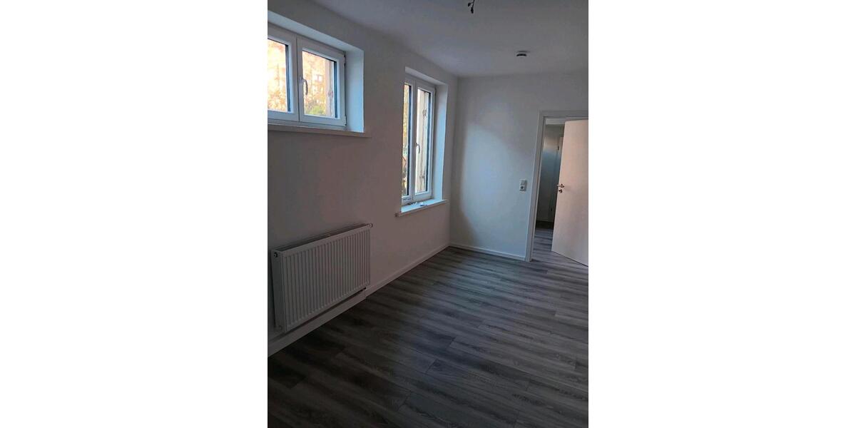 Erdgeschoßwohnung Hof Neuhof - 5 Zimmer, 120 m&sup2;, 300&euro; | Angebot:26630162