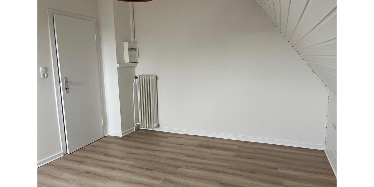 Dachgeschoßwohnung Blomberg - 3 Zimmer, 58 m&sup2;, 470&euro; | Angebot:24836691
