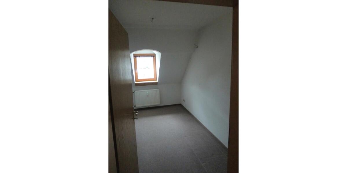 Dachgeschoßwohnung Kastellaun - 3.5 Zimmer, 90 m&sup2;, 660&euro; | Angebot:26144552