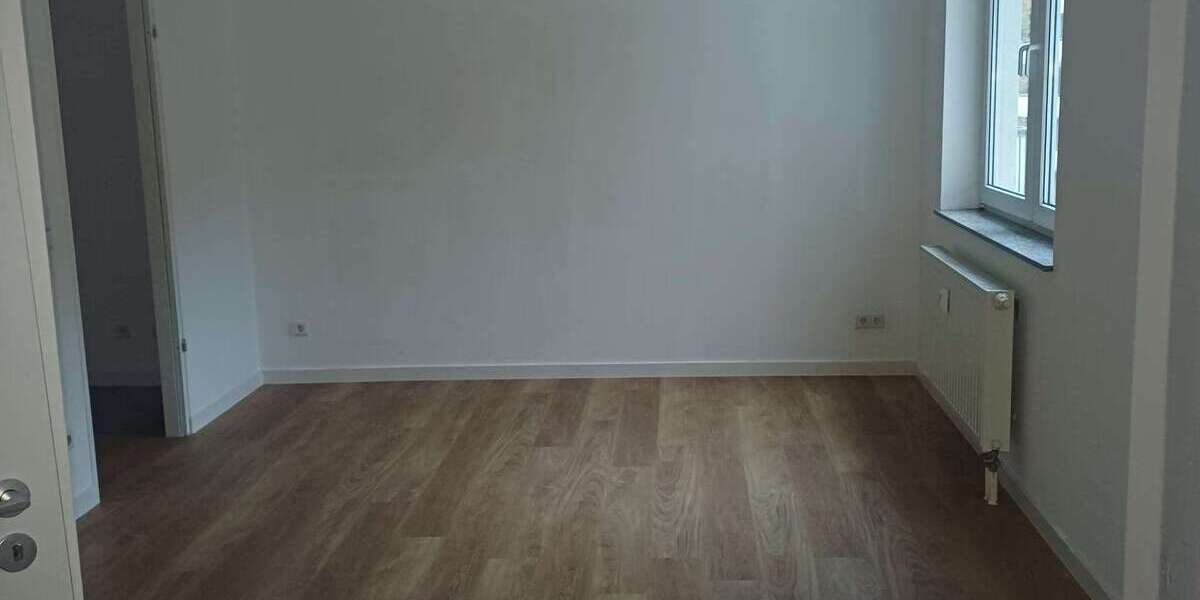 Etagenwohnung Suhl - 1 Zimmer, 33 m&sup2;, 210&euro; | Angebot:26127400