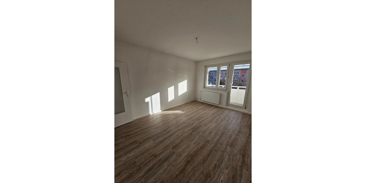 Etagenwohnung Eberswalde - 4 Zimmer, 72 m&sup2;, 680&euro; | Angebot:25855424