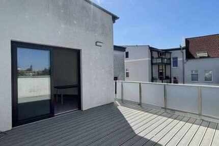 Wohntraum! Tolle 3 Zimmerwohnung mit riesiger Dachterrasse, Kamin + Einbauküche! 3 zimmer