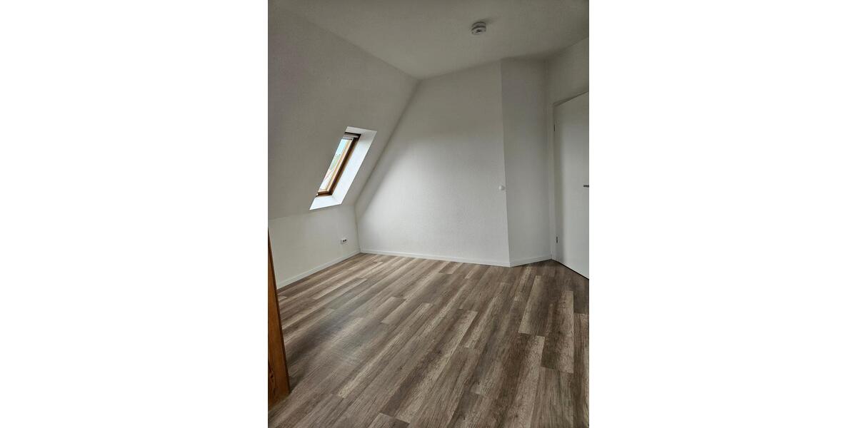 Etagenwohnung Burgstädt - 3 Zimmer, 79 m&sup2;, 490&euro; | Angebot:26442322