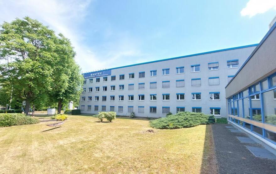 Büroräume in verschiedenen Größen ab 12 m² zu vermieten.