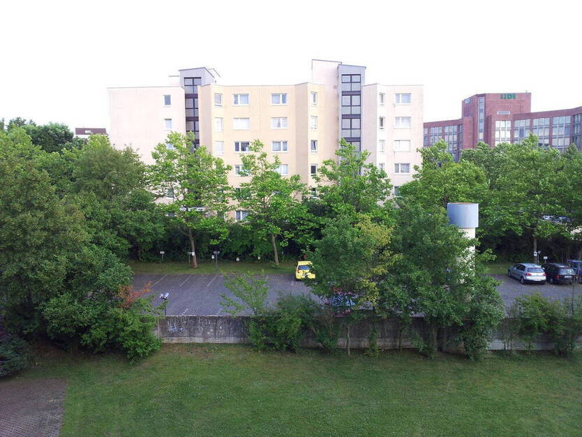 Komfort-Appartement mit Südbalkon und Tiefgarage - möbliert, uninähe