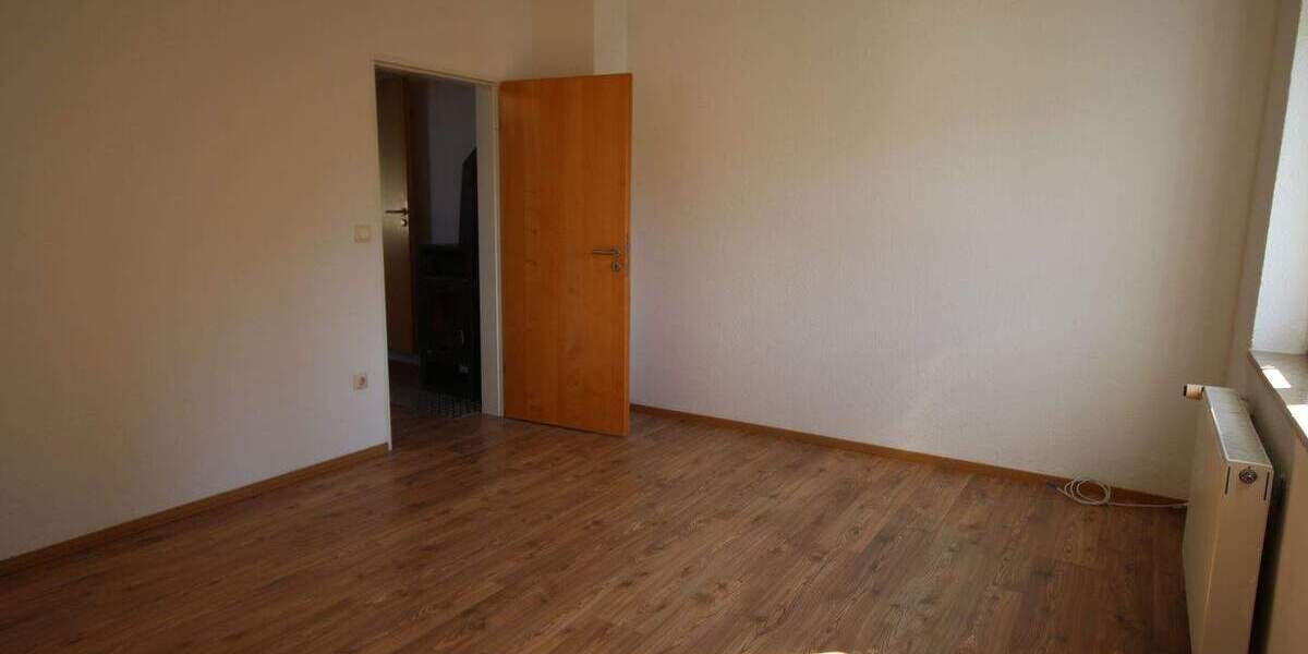 Etagenwohnung Landshut Achdorf - 3 Zimmer, 90 m&sup2;, 990&euro; | Angebot:25745417