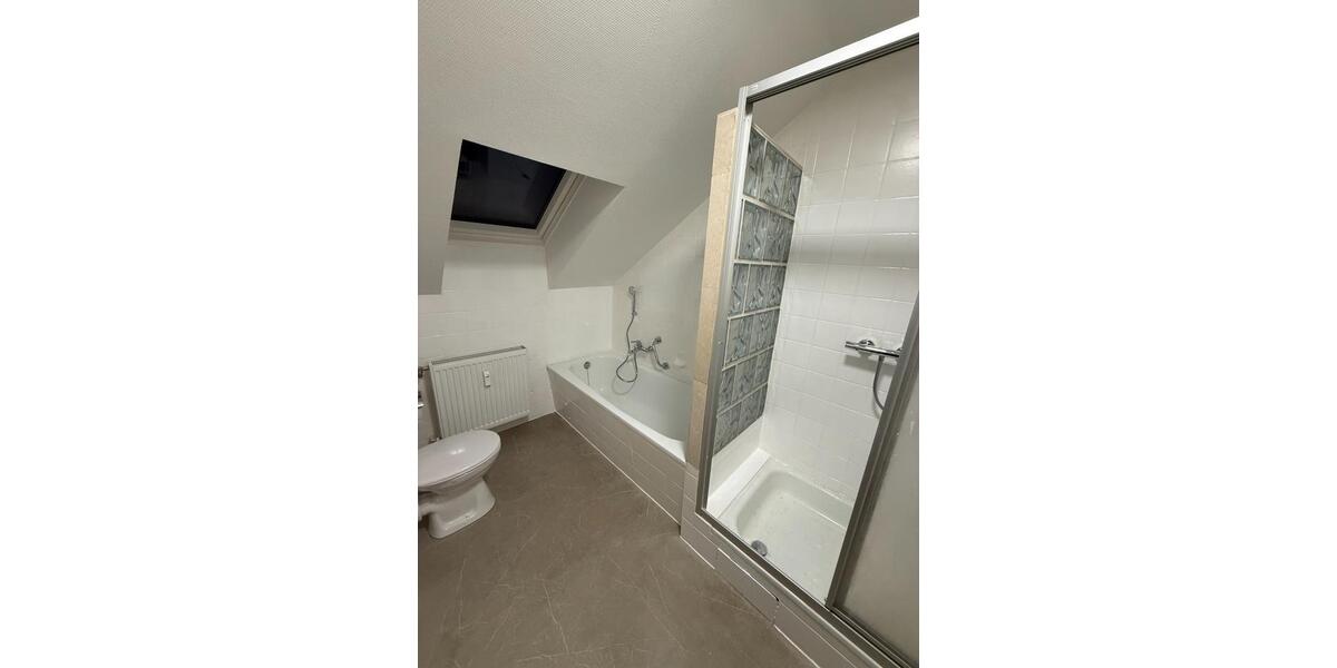 Dachgeschoßwohnung Zweibrücken - 2.5 Zimmer, 70 m&sup2;, 650&euro; | Angebot:24504509