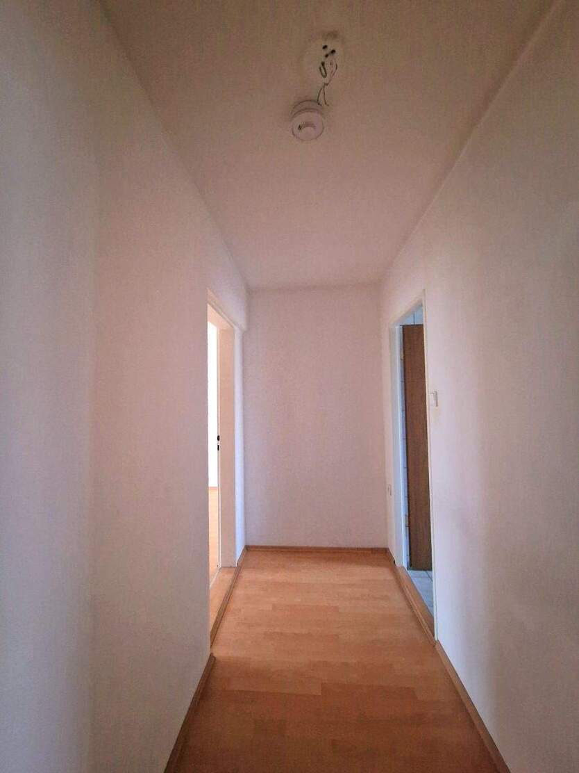 Ruhige Lage, schöne 2 Zimmer Wohnung mit Balkon im Niebelungenviertel 2 zimmer