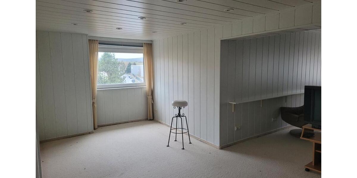 Dachgeschoßwohnung Pößneck - 4 Zimmer, 120 m&sup2;, 990&euro; | Angebot:25993600